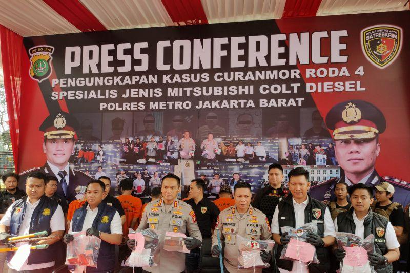 Polrestro Jakbar Ungkap Sindikat Spesialis Pencuri Mobil Boks