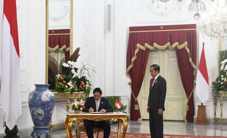 Jokowi Bertemu PM Vietnam, Bahas Kerja Sama Kendaraan Listrik