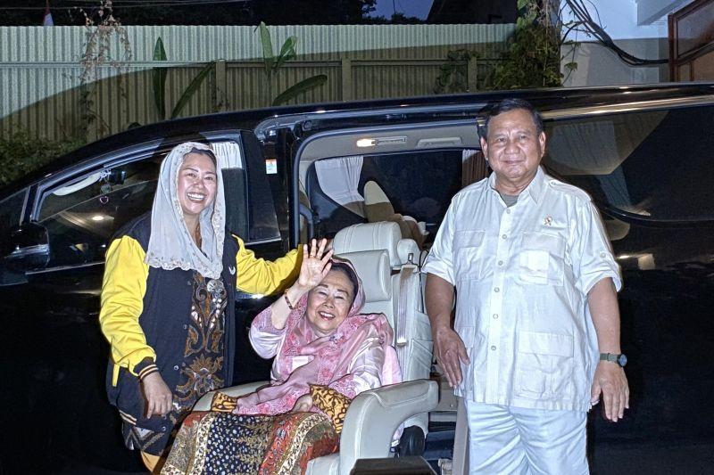 Beda Waktu, Istri Gus Dur Susul Yenny Wahid Datangi Rumah Prabowo