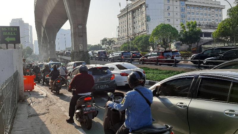Jalan Kapten Tendean Macet Parah Imbas Penutupan Jalur saat KTT ASEAN