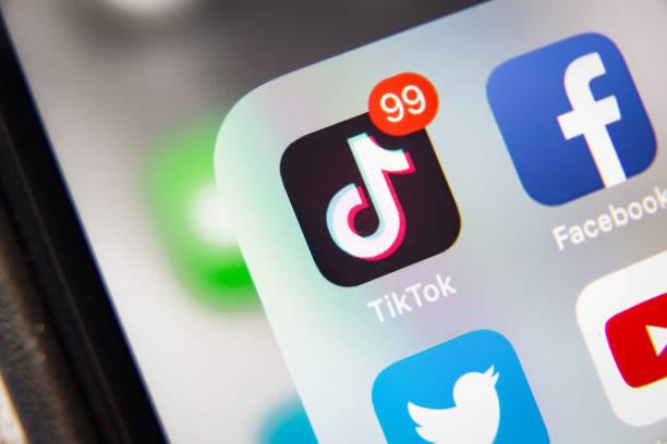 Menteri Teten Larang TikTok Berbisnis Medsos dan E-commerce Sekaligus
