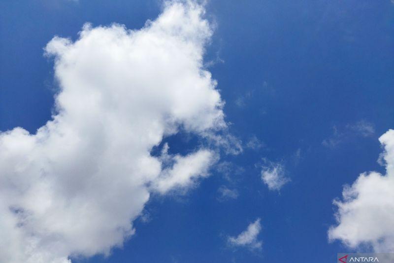 BMKG Prakirakan Hari Ini Langit Jakarta Cerah Berawan dari Pagi hingga Malam
