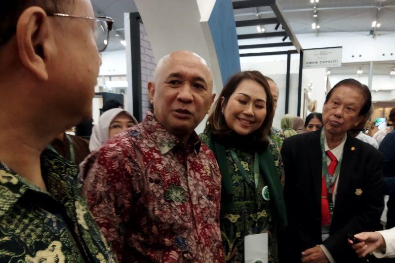 Menteri Teten Pede Industri Mebel Domestik Bisa Bersaing di Pasar Global