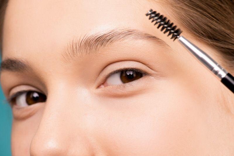 Tips Make Up Simple untuk Wanita Usia di Atas 40 Tahun