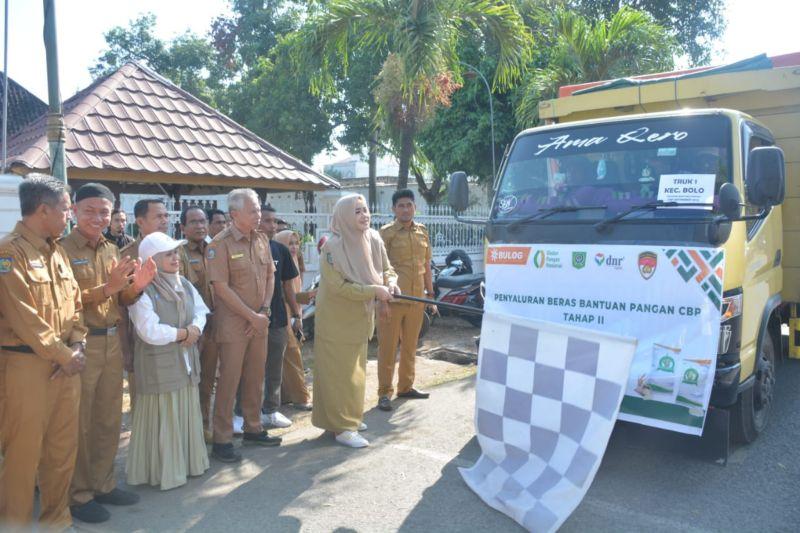 Puluhan Ribu Warga Bima Dapat Guyuran 591,8 Ton Beras CBP