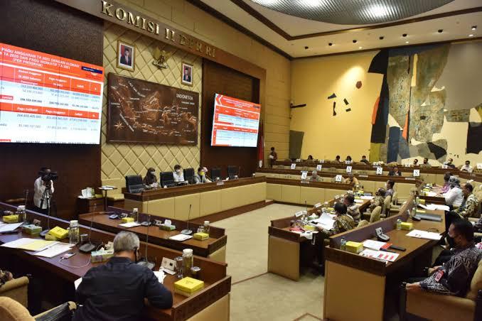 Tok! Komisi II DPR Setujui Revisi UU IKN Dibawa ke Rapat Paripurna