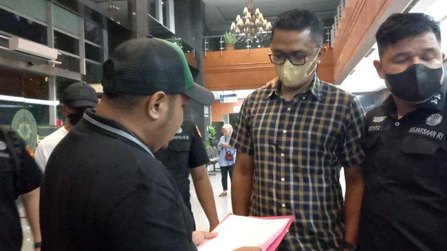 Sungguh Malang Nasibnya, Habis Bersaksi di Persidangan Tenaga Ahli Johnny Plate Diciduk Jaksa