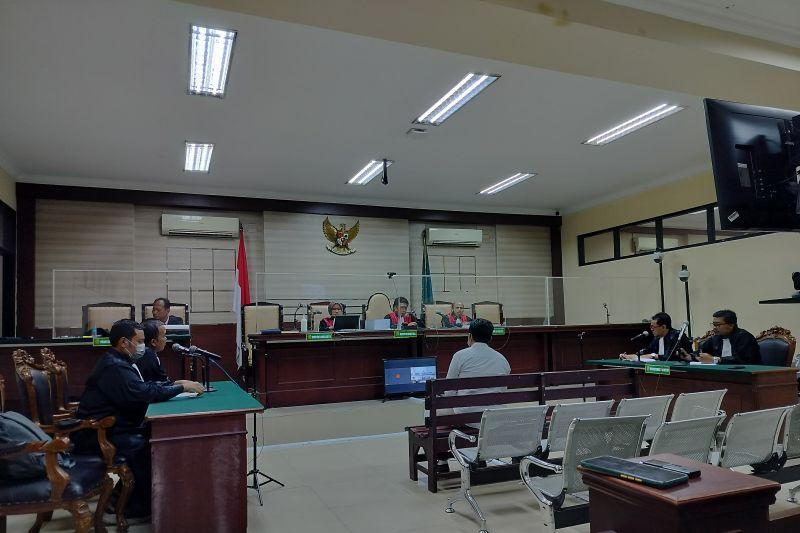 Staf Ahli Wakil Ketua DPRD Jatim Sahat Divonis 4 Tahun Penjara