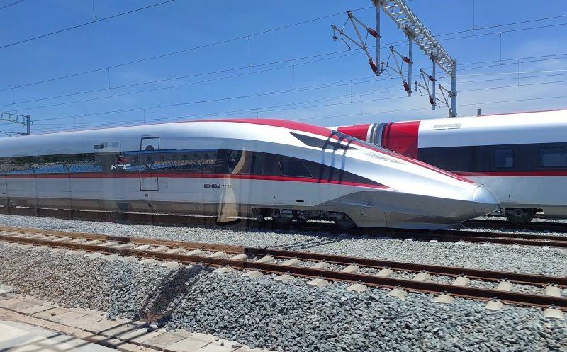Sah! Kemenhub Terbitkan Izin Operasi Kereta Cepat Whoosh