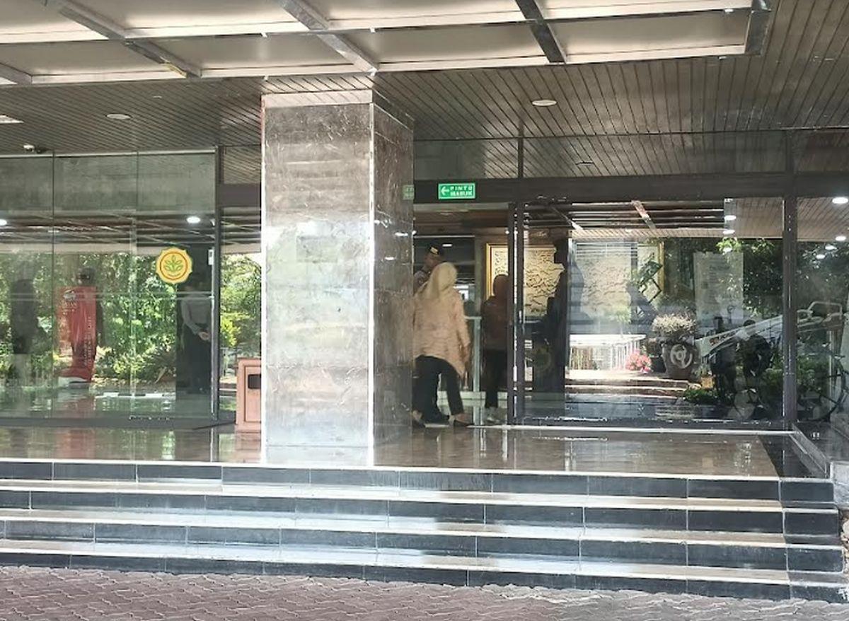 Ternyata! Rumah Sekjen Kementan Turut Digeledah KPK, Segera Jadi Tersangka?