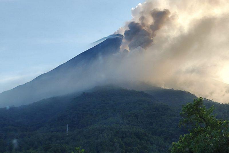 Aktivitas Gempa Guguran di Gunung Karangetang Alami Penurunan