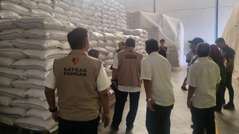 Satgas Pangan Polri Pantau Gudang Beras Cegah Penimbunan