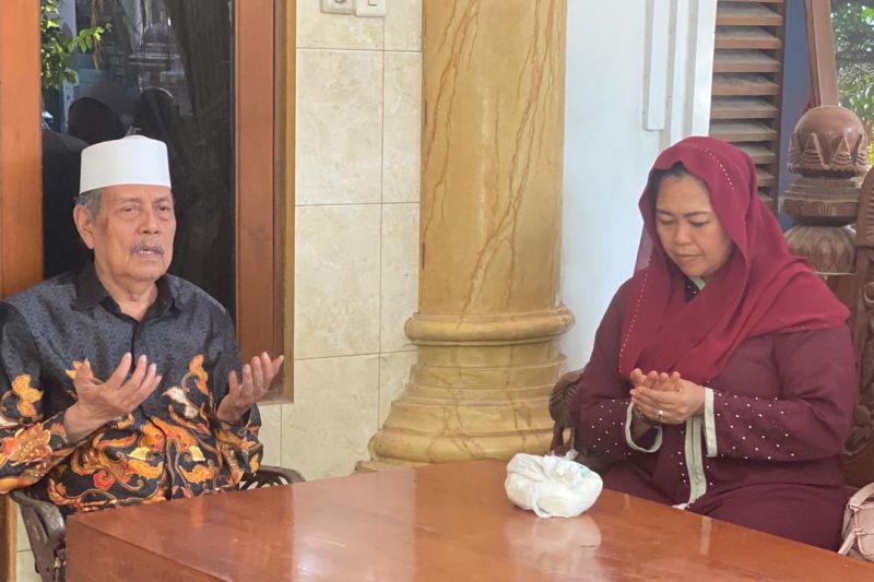 Yenny Wahid Sowan ke Pengasuh Ponpes Sunan Drajat: Jaga Prinsip dan Tradisi NU