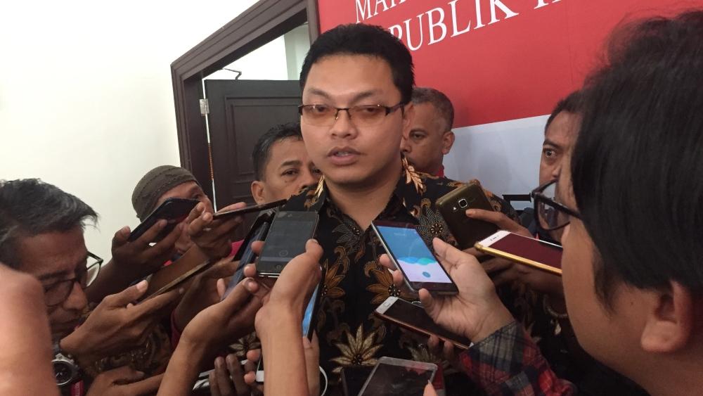 Banyak Laporan Pelanggaran Etik ke Hakim MK, Kapan MKMK Dibentuk?