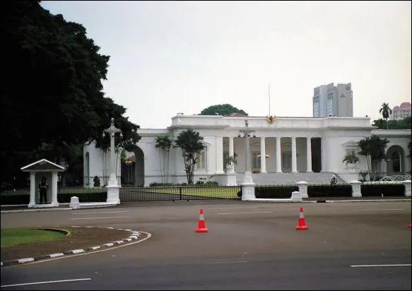 Usai Rapimnas Partai Golkar, Prabowo-Airlangga Merapat ke Istana