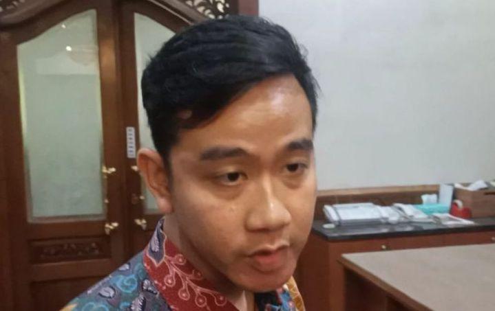 Usai Diumumkan jadi Cawapres Prabowo, Gibran Kembali Ngantor di Solo