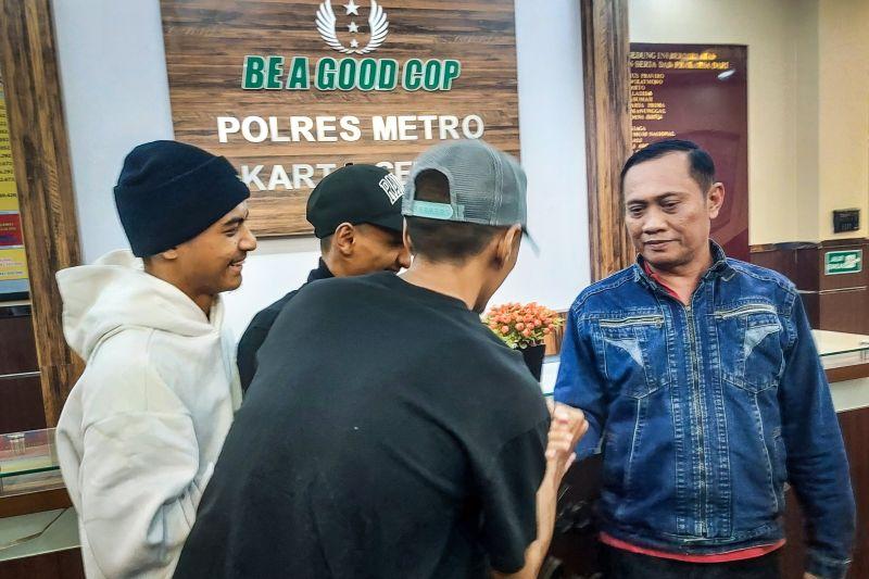 Kasus Vadel Badjideh Bersaudara Keroyok Babinsa TNI di Jaksel Berakhir Damai