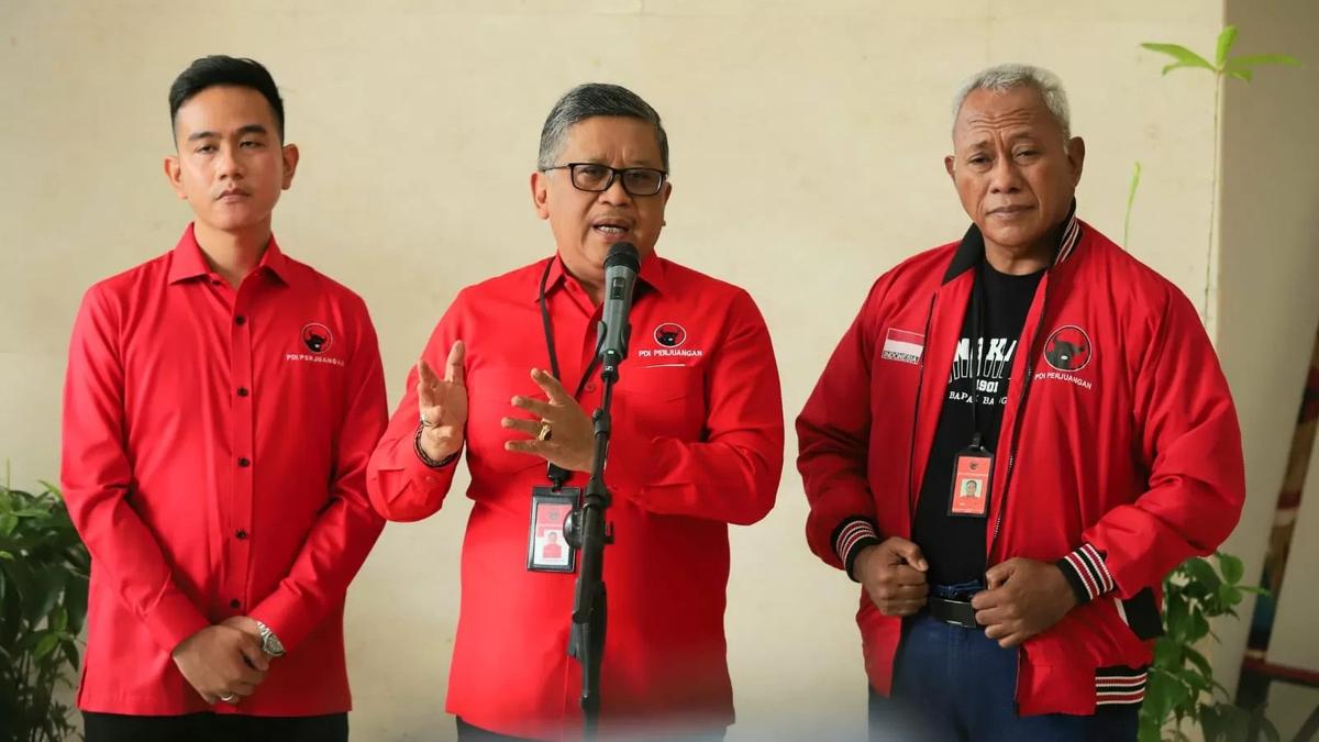 Ungkit Pamitnya Gibran, Hasto: Merah Berubah Kuning