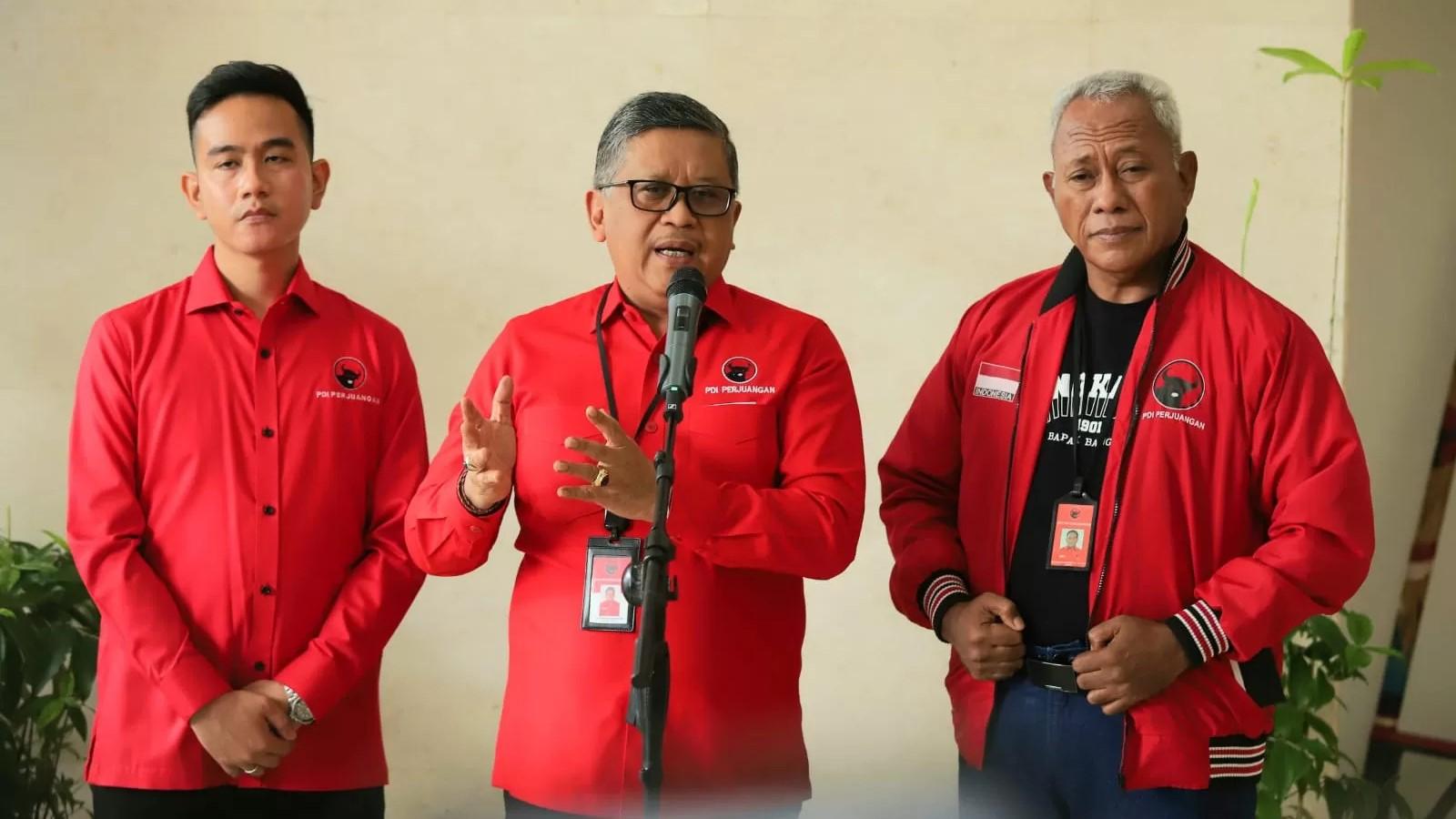 Ungkit Pamitnya Gibran, Hasto: Merah Berubah Kuning