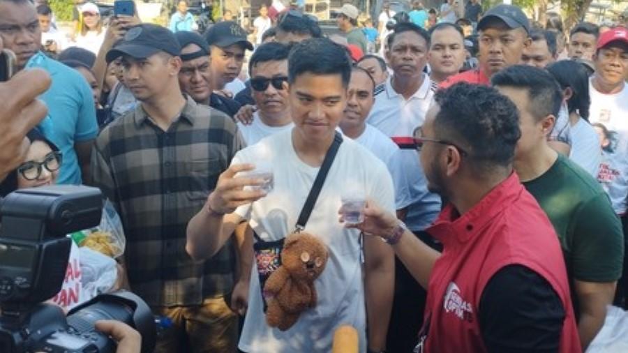 Kaesang Ajak Ratusan Relawan Jokowi Menangkan Prabowo-Gibran