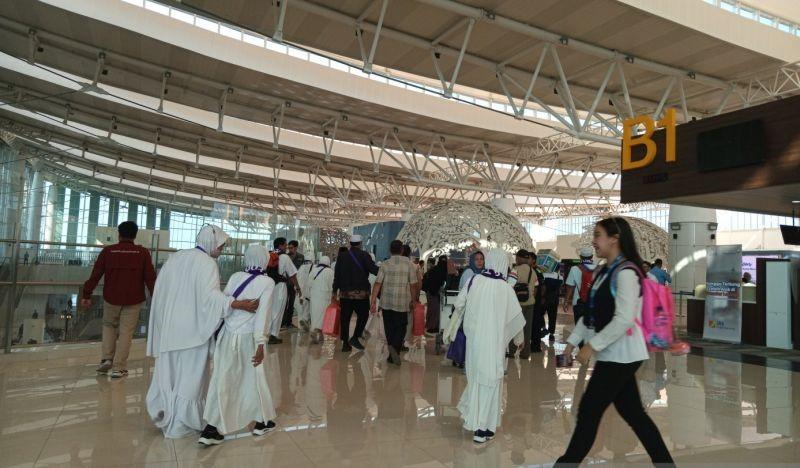 Debut Beroperasi Penuh, Penumpang Antusias Terbang di Bandara Kertajati