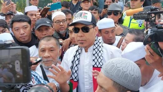 Munarman Tak Lagi Hirup Udara Tembok Lapas Salemba