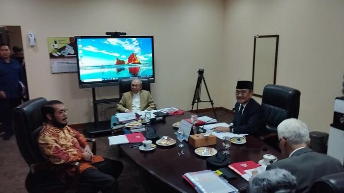 Begini Potret Anwar Usman Jalani Sidang MKMK