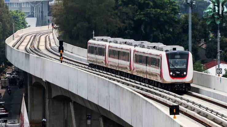 LRT Berhenti Mendadak, Salah Satu Penumpang Bagikan Cerita