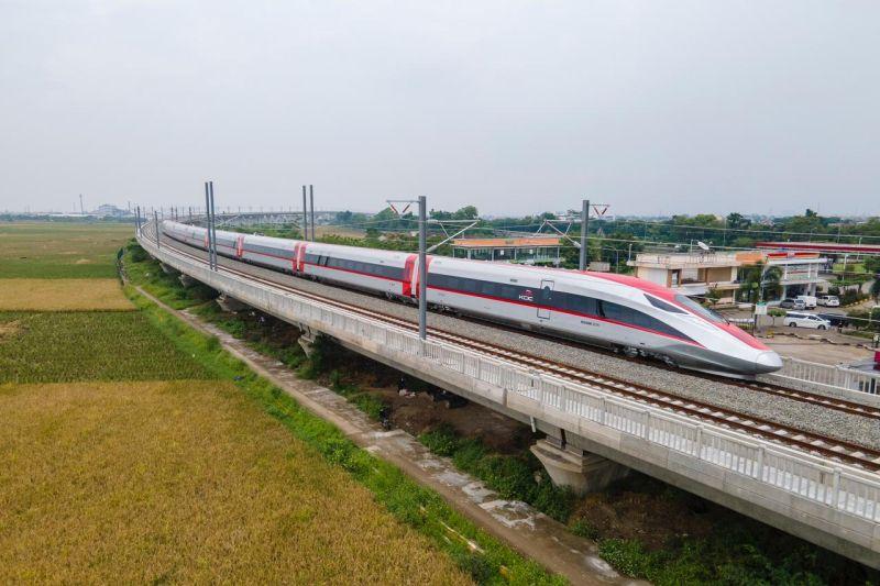 Jumlah Penumpang Whoosh Capai Angka 14 Ribu per Hari