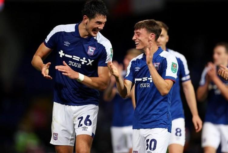 Ukir Sejarah, Pemain Timnas Indonesia Elkan Baggott Cetak Gol di Carabao Cup