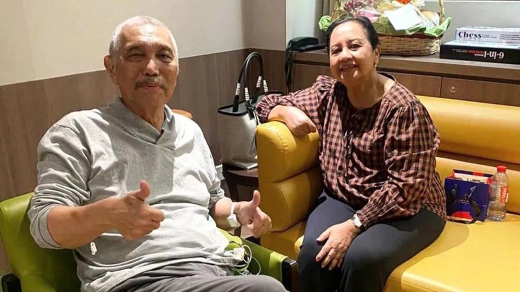Luhut 'Cosplay' Ganjar saat Jalani Perawatan di Singapura