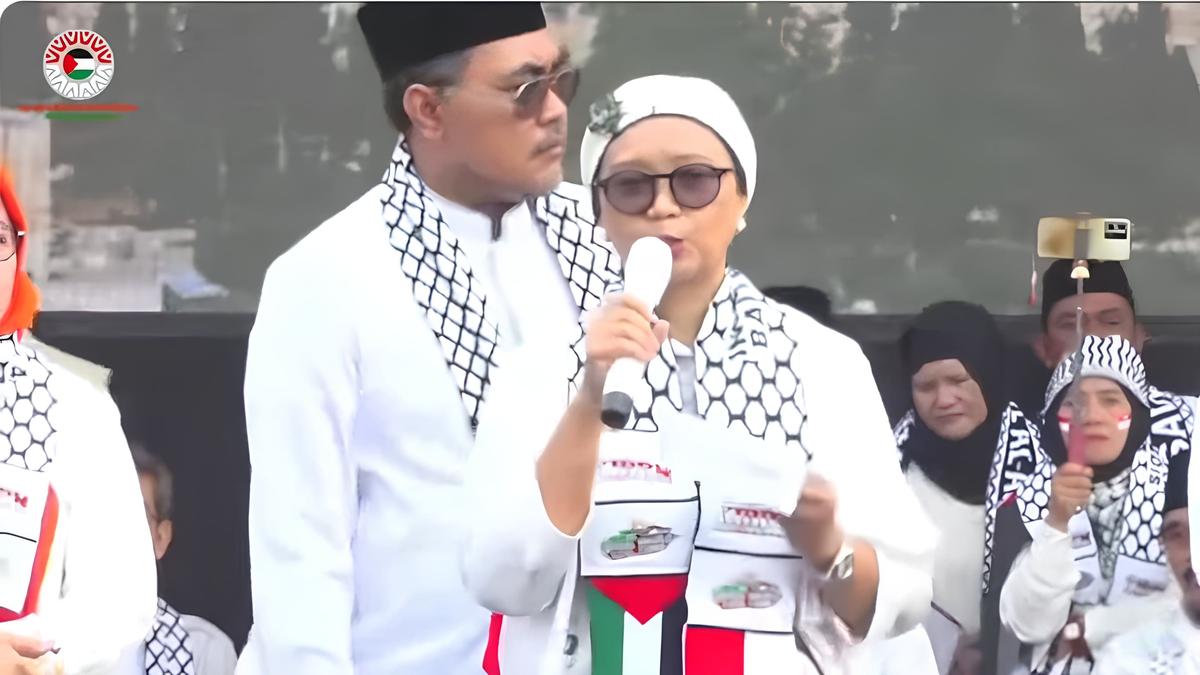 Haru! Menlu Retno Baca Puisi di Monas: Palestina Saudaraku...