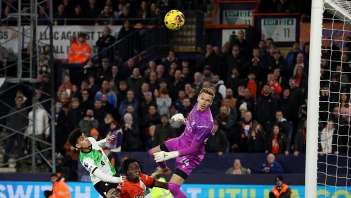 Luis Diaz Selamatkan Liverpool saat Lawan Luton Town