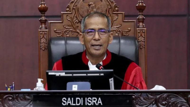 Hakim Saldi Isra Gak Bersalah soal Dissenting Opinion Putusan Capres-Cawapres