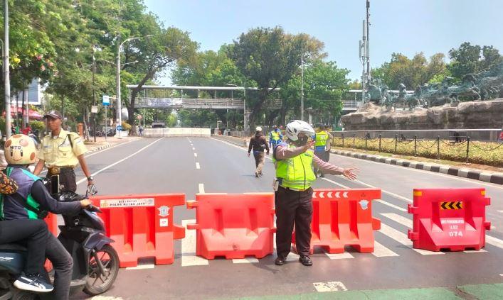 Detik-detik Putusan MKMK, Jalan Medan Merdeka Barat Ditutup
