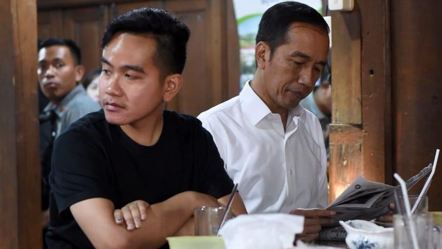 Ngototnya Politik Dinasti Tunjukkan Terlena Kekuasaan