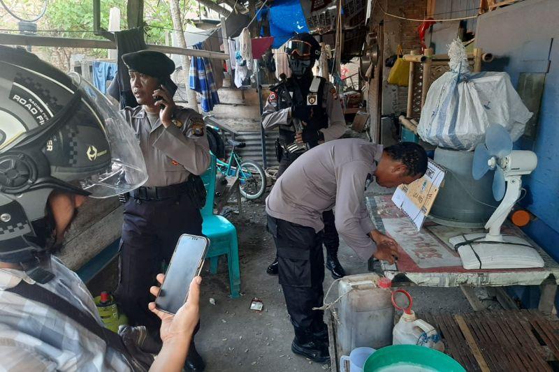 71 Liter Miras Lokal Disita Polisi saat Operasi Cipta Kondisi Jelang Pemilu 2024