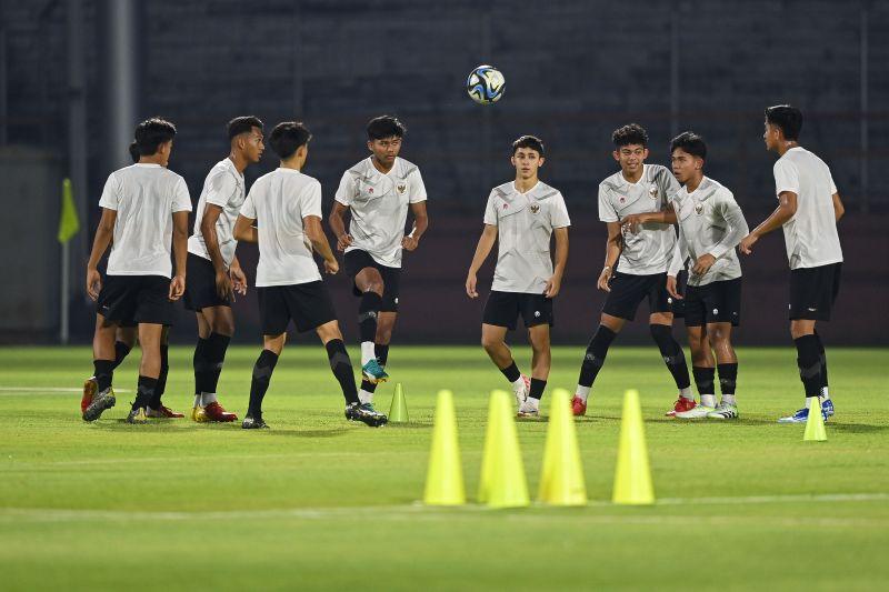 Hadapi Ekuador Laga Perdana, Timnas Indonesia Turunkan 5 Bek