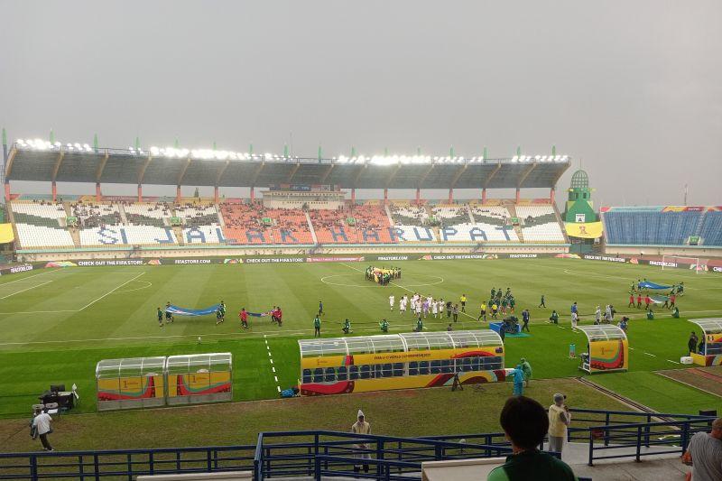 Stadion Jalak Harupat Diguyur Hujan, Laga Selandia Baru Kontra Meksiko Ditunda
