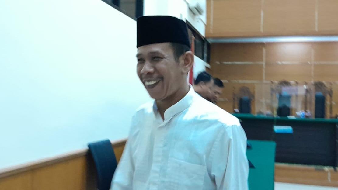 Dituntut 6 Tahun, Aklani Mohon-mohon Setahun Aja Dipenjara
