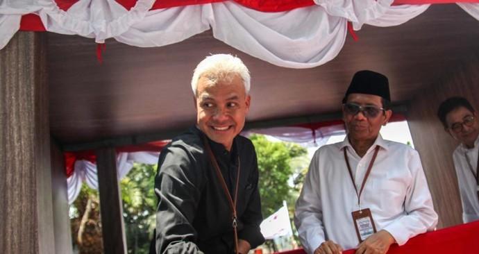 Elektabilitas Ganjar-Mahfud Turun, Bos PRC Nilai PDIP Kalah dari Jokowi