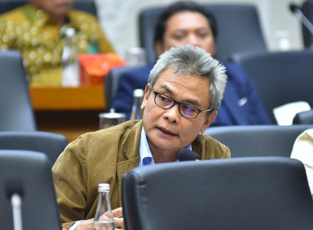 Johan Budi: Firli Bahuri Tetap Jadi Ketua KPK, Jika tak Terbukti Bersalah