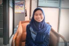 Ibu Meninggal-Ayah Kabur, Siswi SMK Ini Hidupi Nenek dan 2 Pamannya yang Lumpuh