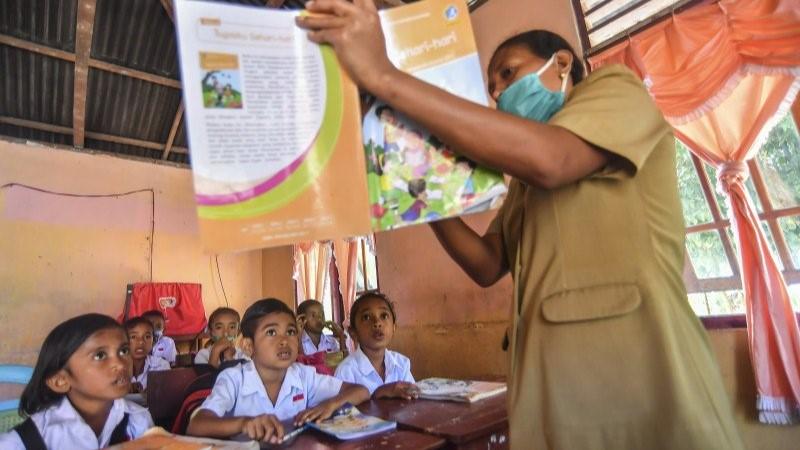Guru Perlu Dilatih, tapi Pemerintah Nggak Punya Konsep Ini