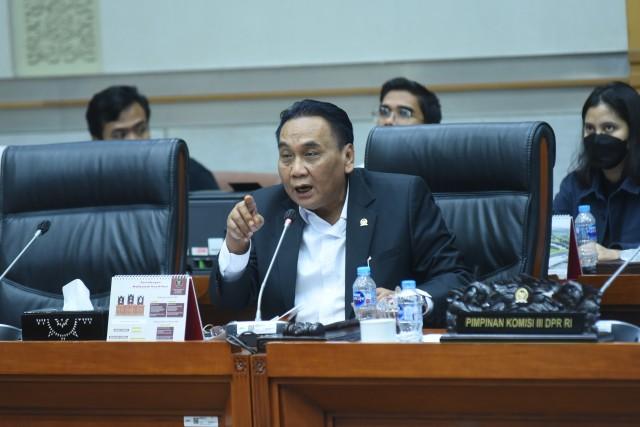 Komisi III Akan Rampungkan UU MKRI