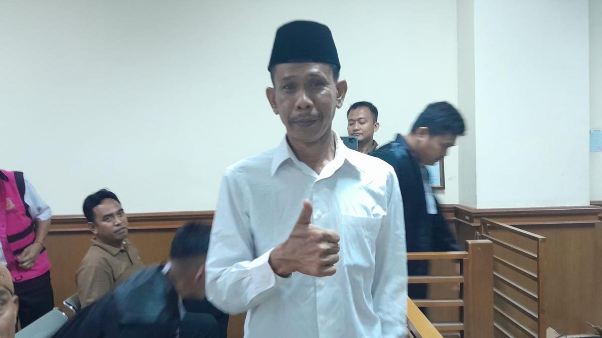 Terdakwa Kades Lontar Divonis 5 Tahun Bui gegara Karaoke-Nyawer LC Pakai Dana Desa
