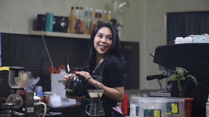 Penyanyi Nayunda Nabila Absen Panggilan KPK