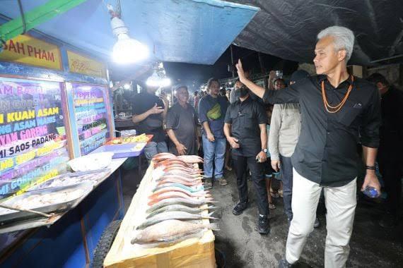Ganjar Jalan Pagi hingga Cek Harga Bapok di Kupang