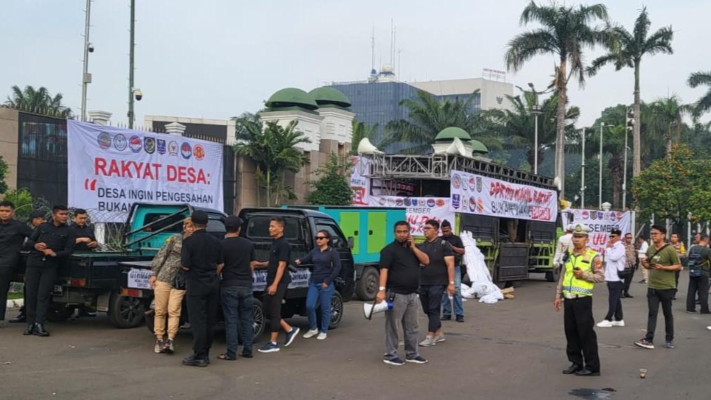 Arus Lalin Depan Gedung DPR Macet Imbas Demo Apdesi