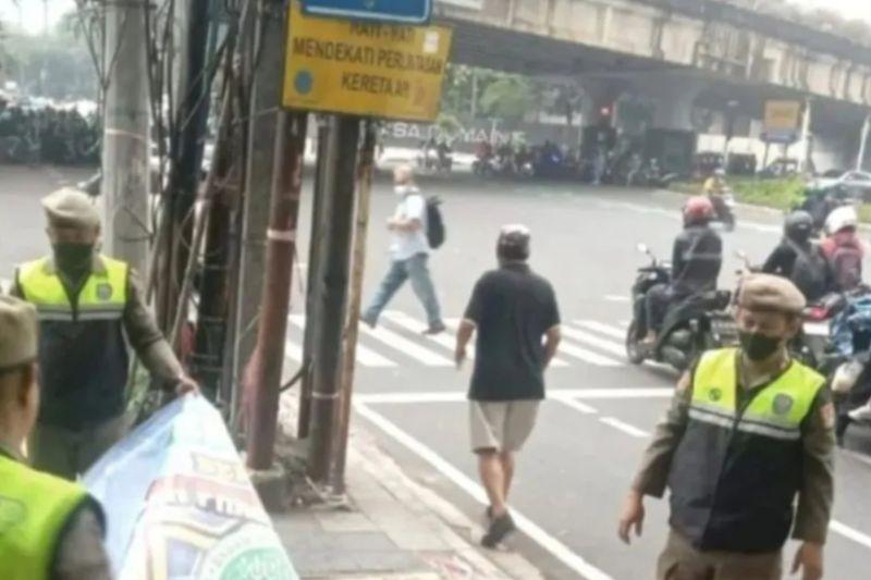 Rusak Keindahan, Pemkot Jakpus Larang Alat Praga Kampanye di Fasilitas Umum